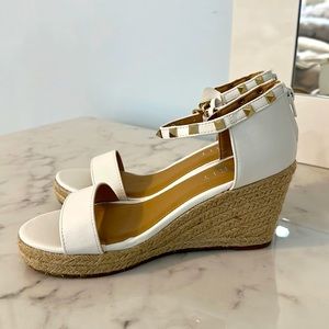 7 1/2 white wedge heel NEW never worn